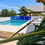 Hébergement de vacances Family Friendly House With A Swimming Pool Janjina, Peljesac - 19594 *