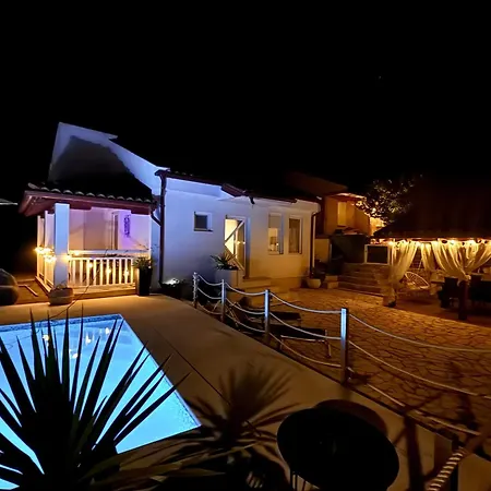 Family Friendly House With A Swimming Pool Janjina, Peljesac - 19594 بيت للعطل *